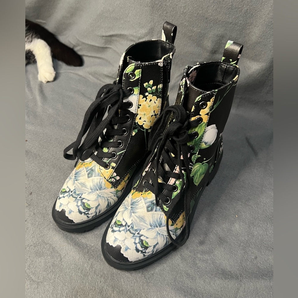 Steve Madden floral officer boot
